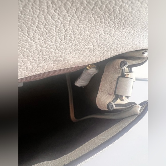 Luana Made in Italy - Chic Cream Satchel with Gold Chain - Picture 16 of 17